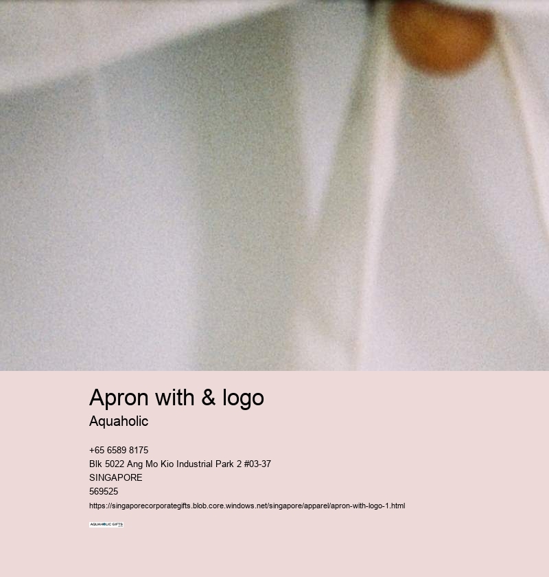 apron with & logo